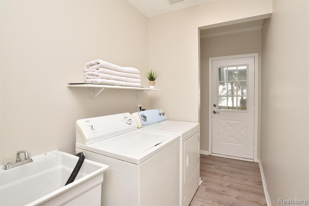 24945 SARAH FLYNN, Novi, MI — Photo 21
