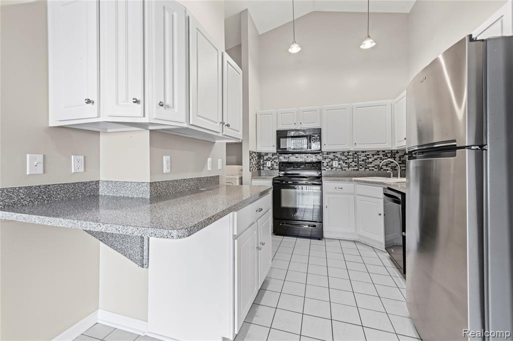 23351 Stiles Court, Brownstown, MI 48183 — Photo 8