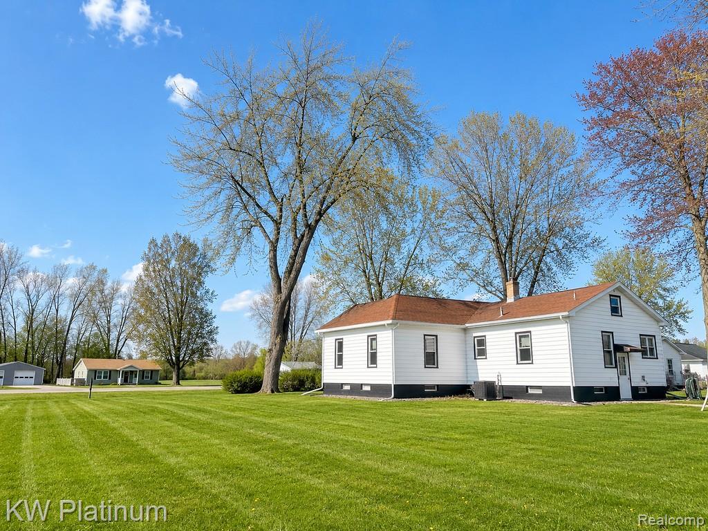 3261 Keewahdin Road, Fort Gratiot, MI 48059 — Photo 31