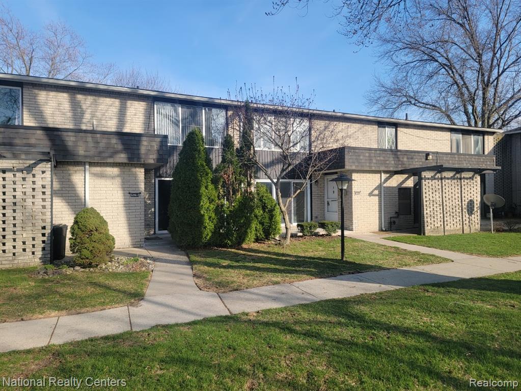 8296 KARAM BLVD, Warren, MI 48093 — front exterior