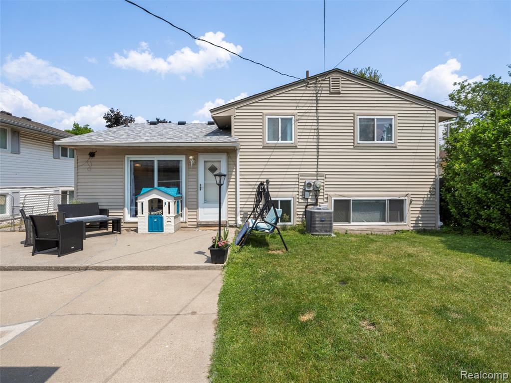 9636 Mueller Street, Taylor, MI 48180 — Photo 20