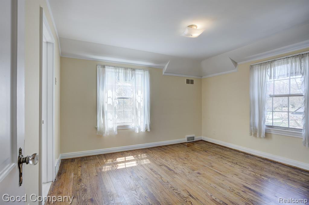 20 OXFORD Boulevard, Pleasant Ridge, MI — Photo 49