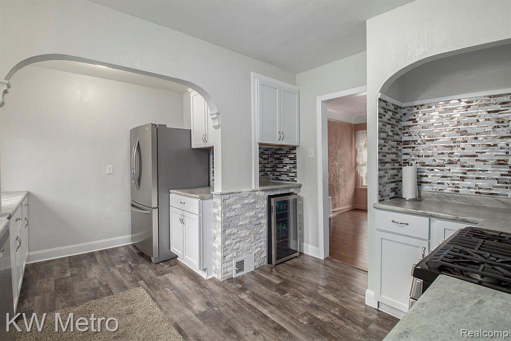 9211 Devonshire Road, Detroit, MI 48224 — Photo 12