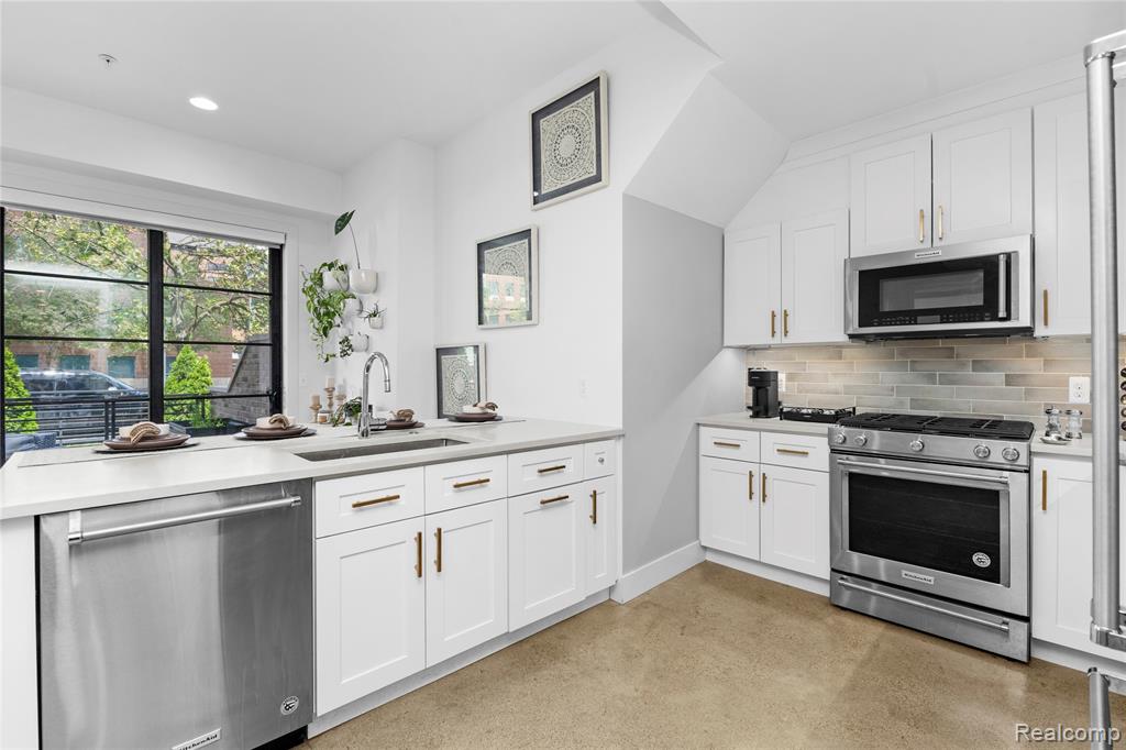 262 Mack Avenue, Detroit, MI 48201 — Photo 16