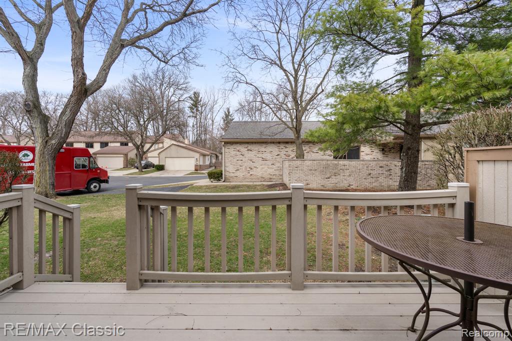 23127 Farmington Road, Farmington, MI 48336 — Photo 9