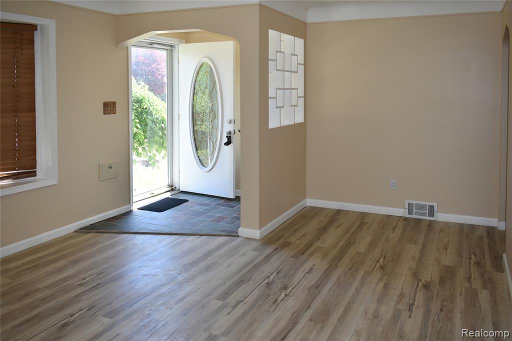 23825 Johnston Avenue, Eastpointe, MI 48021 — Photo 16