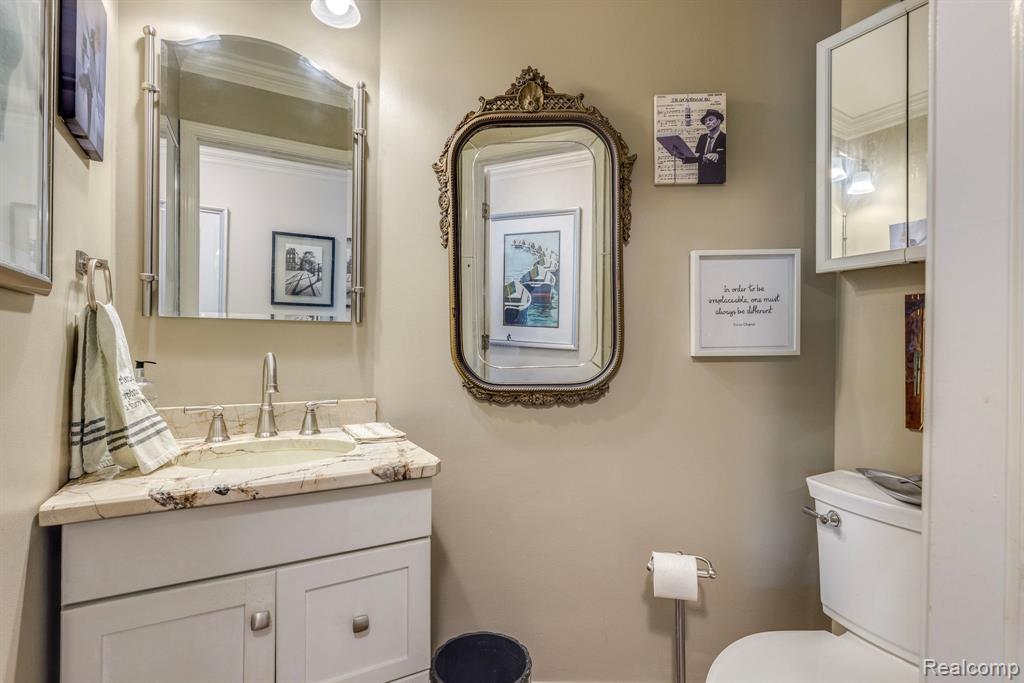 833 N Pointe, Port Huron, MI 48060 — Photo 4