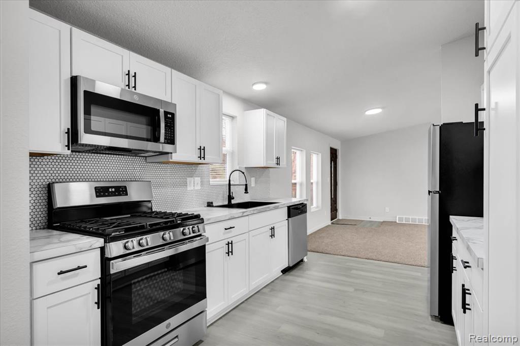 1160 S Van Vleet Road, Swartz Creek, MI 48473 — Photo 12