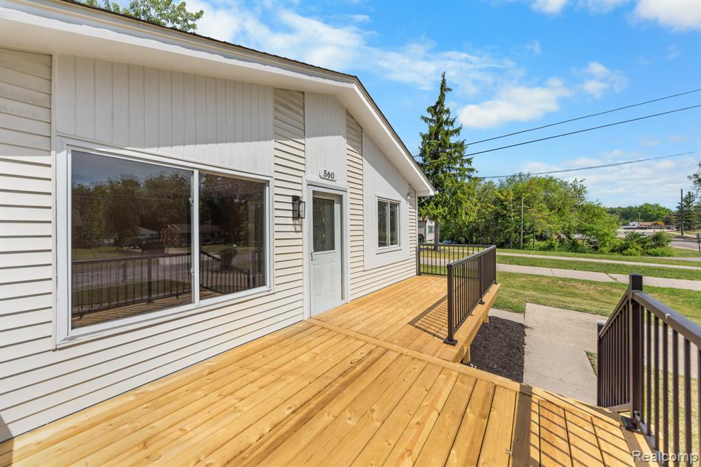 560 McMunn Street, South Lyon, MI 48178 — Photo 4