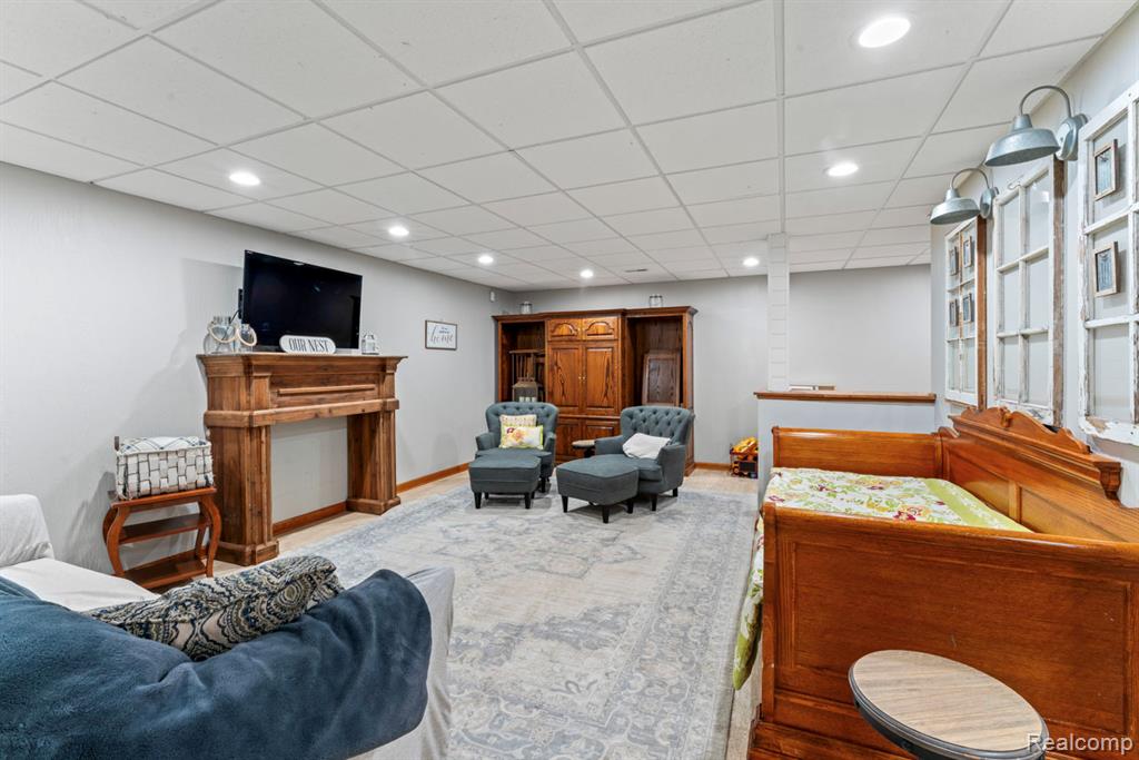 490 Rolling Oaks Drive, Howell, MI 48843 — Photo 36