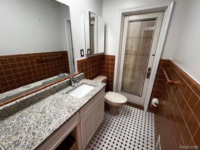 451 MAISON Road, Grosse Pointe Farms, MI 48236 — Photo 11