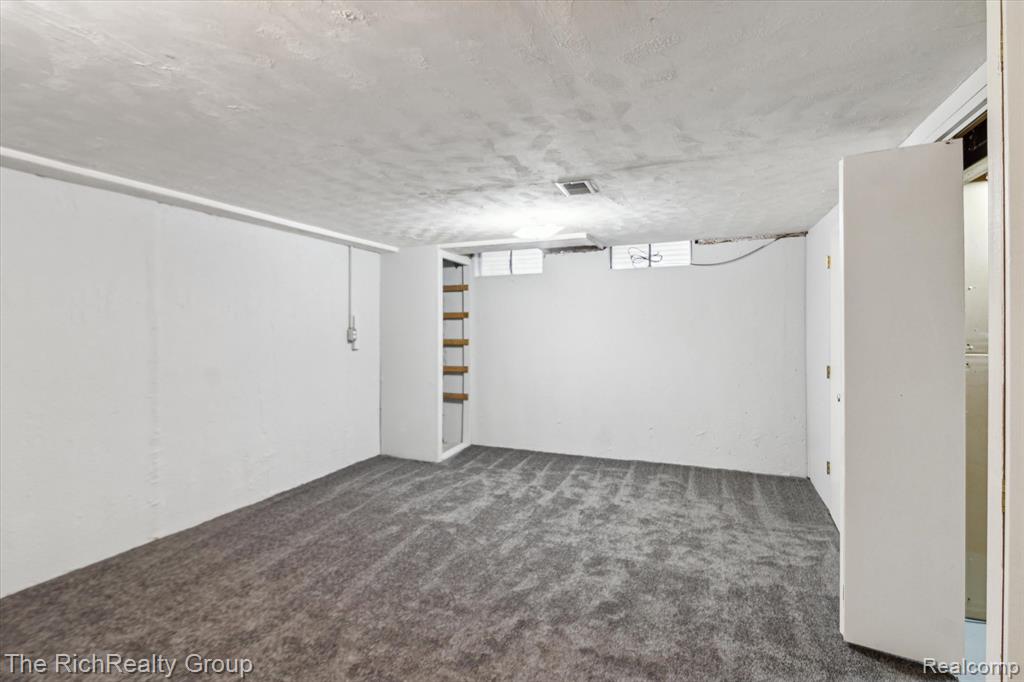 43101 LANCELOT Drive, Canton, MI 48188 — Photo 47