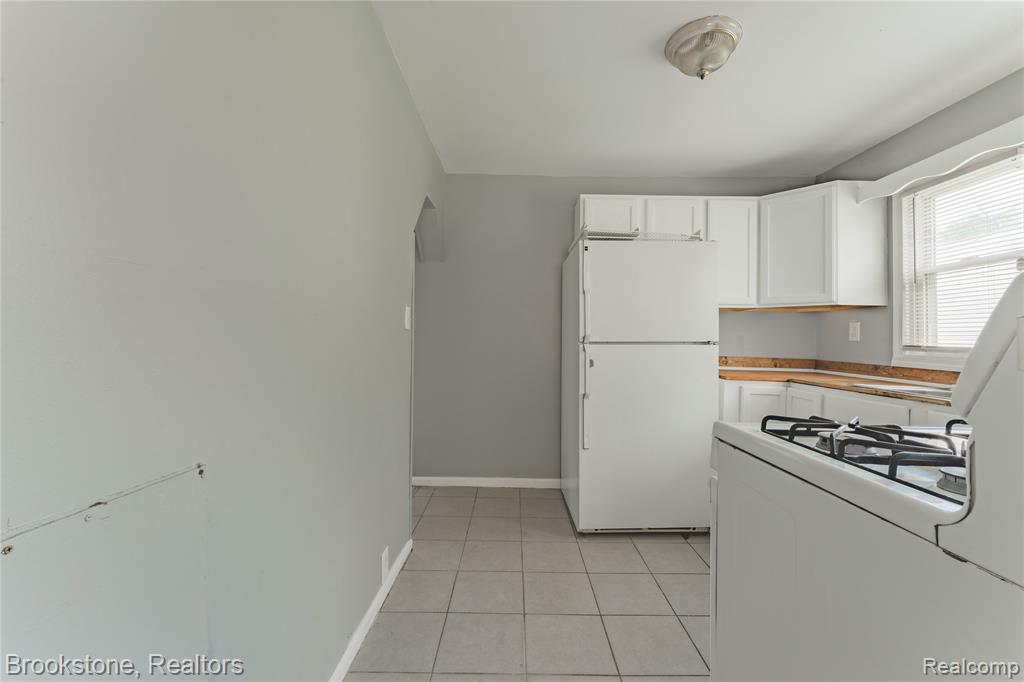 62 Court Street, Pontiac, MI 48342 — Photo 10