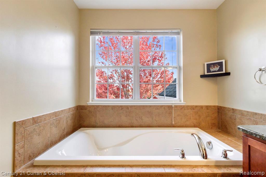 51207 Brompton, Novi, MI — Photo 34