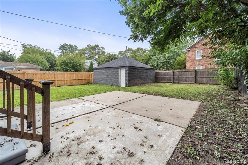 11943 E OUTER Drive, Detroit, MI 48224 — Photo 17