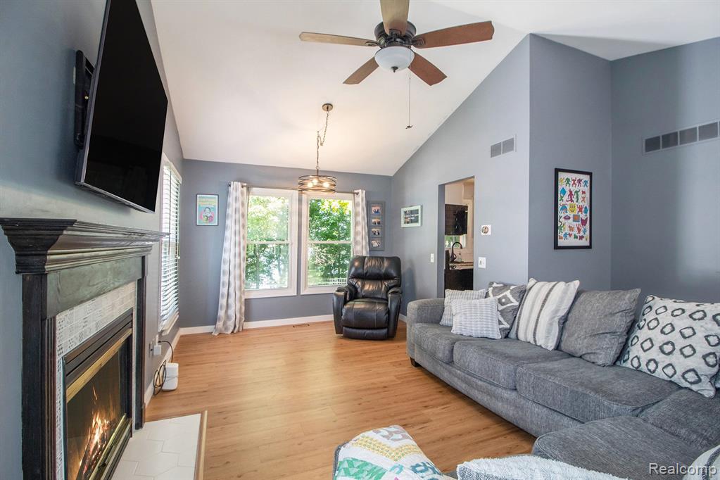 7989 LAKE CREST Drive, Ypsilanti, MI 48197 — Photo 14