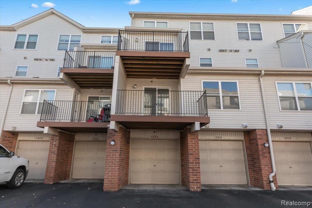 1664 CAMPAU FARMS Circle, 81-17, Detroit, MI 48207 — Photo 27