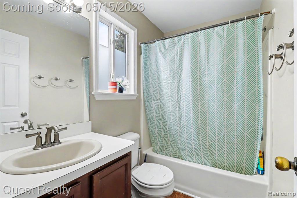 7058 Rolling Hills Drive, Waterford, MI 48327 — Photo 19