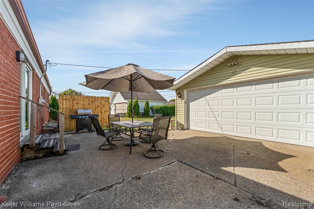 8273 Independence Drive, Sterling Heights, MI 48313 — Photo 28