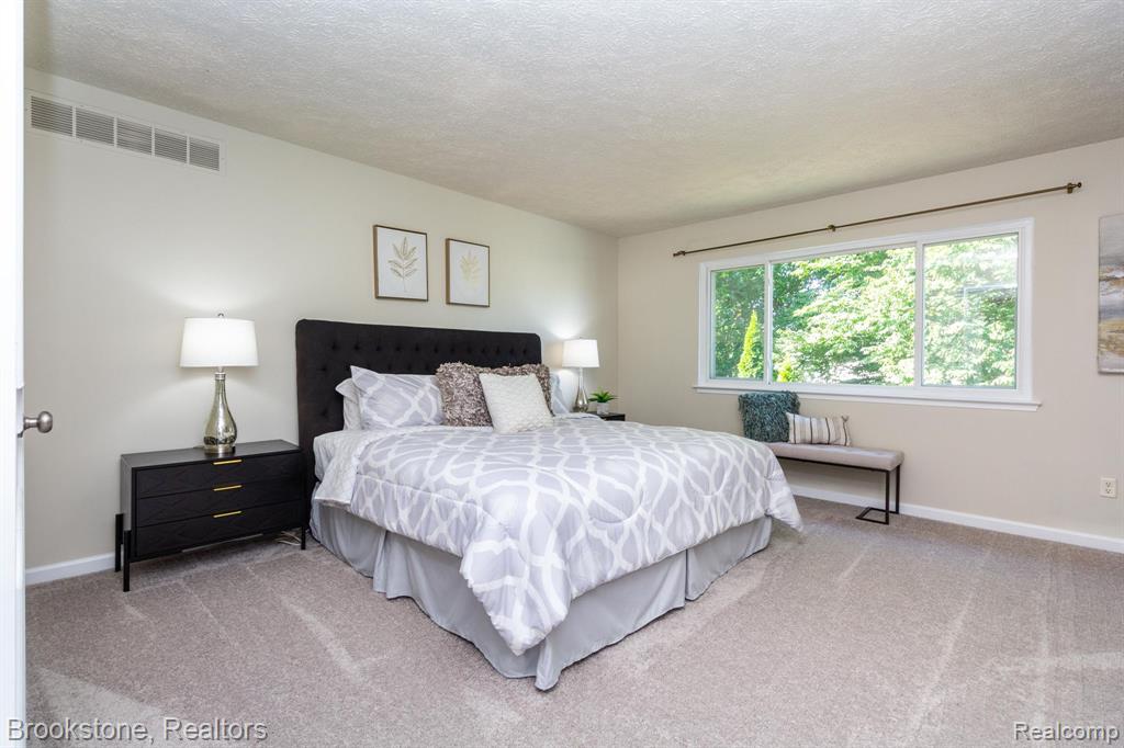 4335 Cypress Drive, Troy, MI 48085 — Photo 24