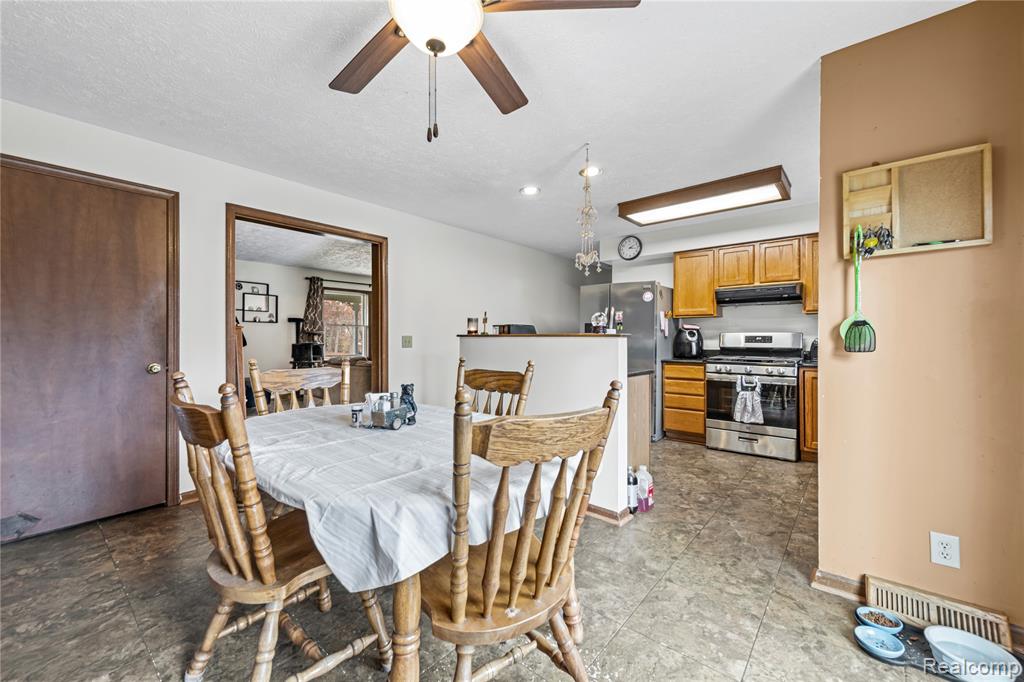 43865 Willow Road, Belleville, MI 48111 — Photo 8