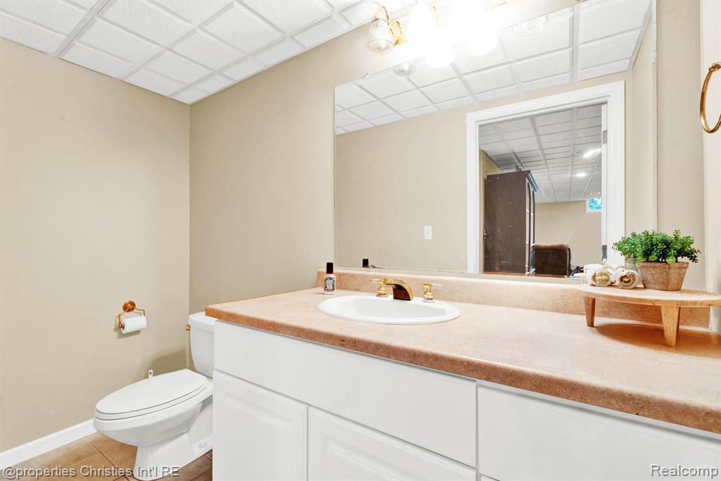 8410 S Shore Drive, Clarkston, MI 48348 — Photo 30