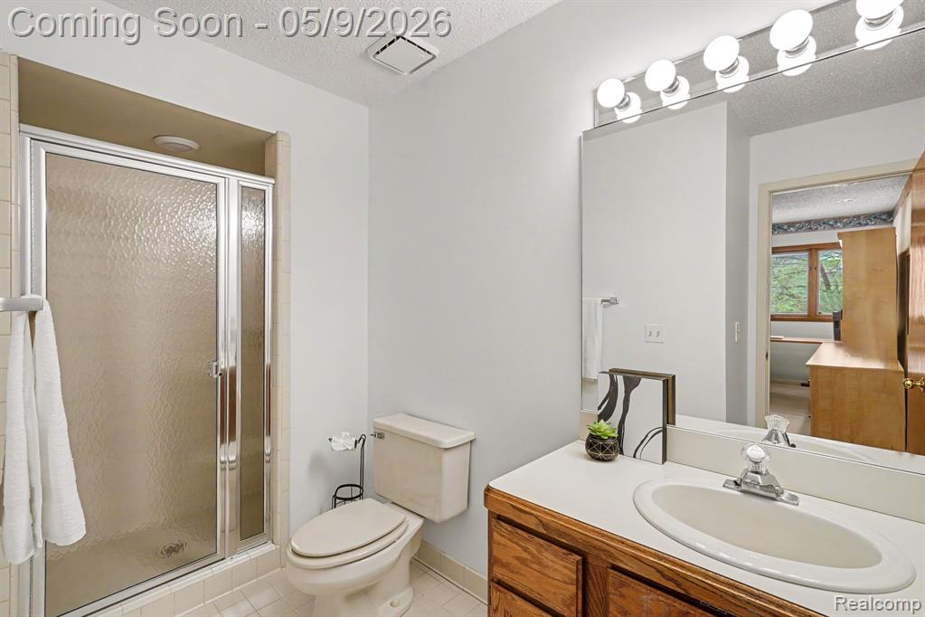 5733 Leeward Court, 51, Clarkston, MI — Photo 12