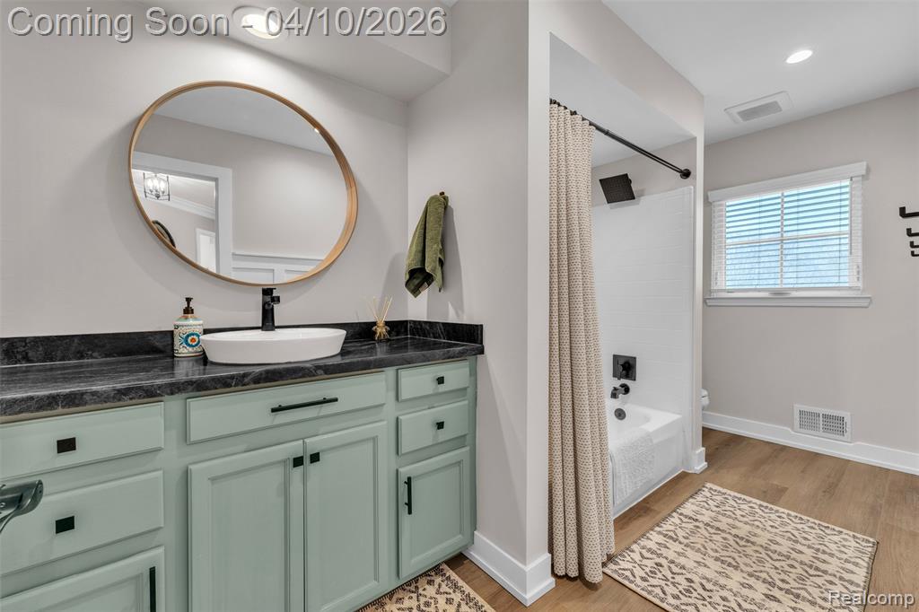 47105 Larchmont Drive, Canton, MI 48187 — Photo 37