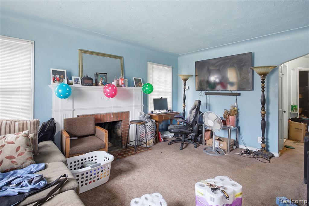 10058 Greensboro Street, Detroit, MI 48224 — Photo 2