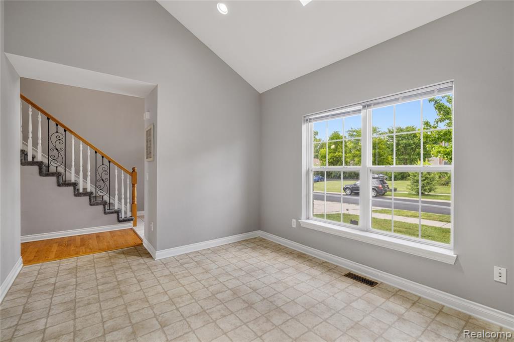 20798 Oak Ridge Drive, Clinton Twp, MI 48036 — Photo 7