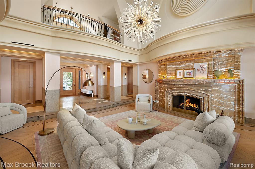 4740 Dow Ridge Road, Orchard Lake Village, MI, 48324