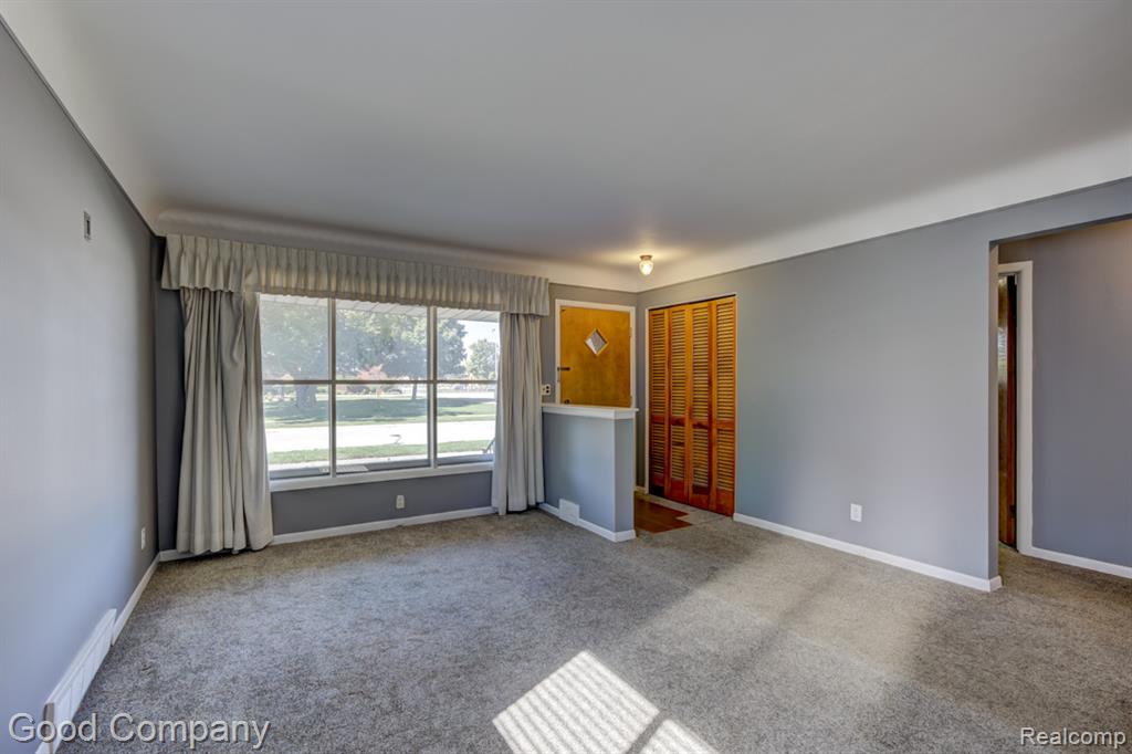 8961 Laurence Avenue, Allen Park, MI 48101 — Photo 4