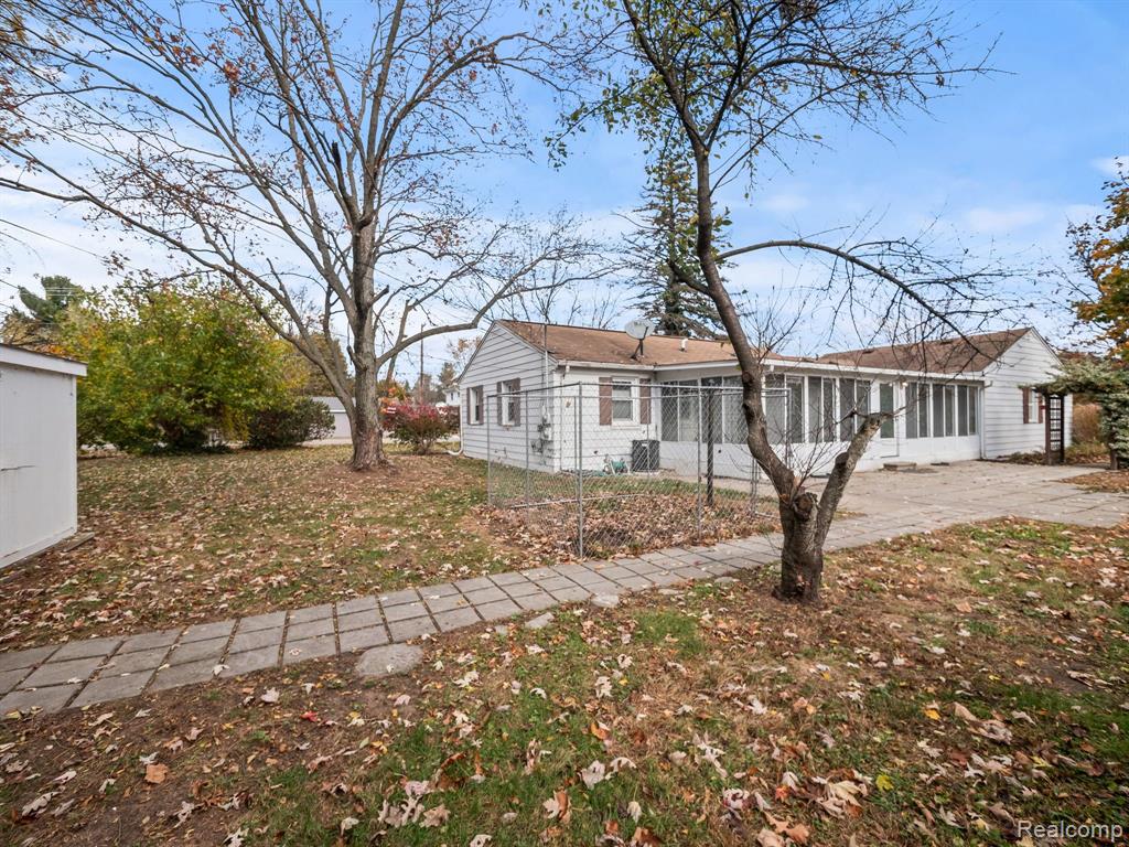 7324 POWERS Court, Shelby Twp, MI 48317 — Photo 21