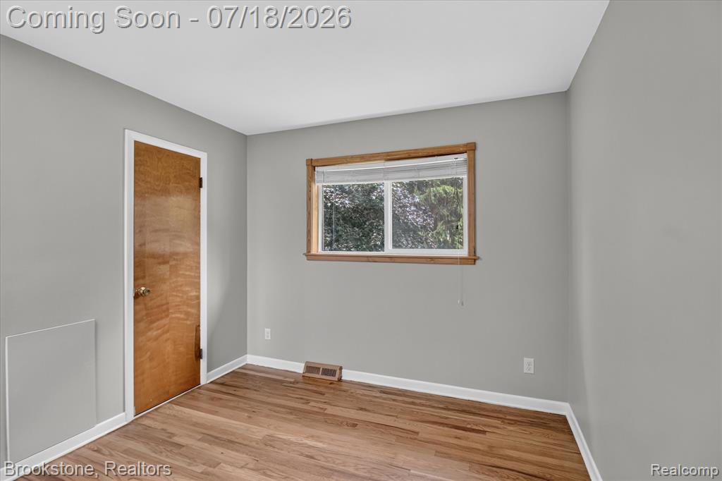 7176 Perry Lake Road, Clarkston, MI — Photo 28