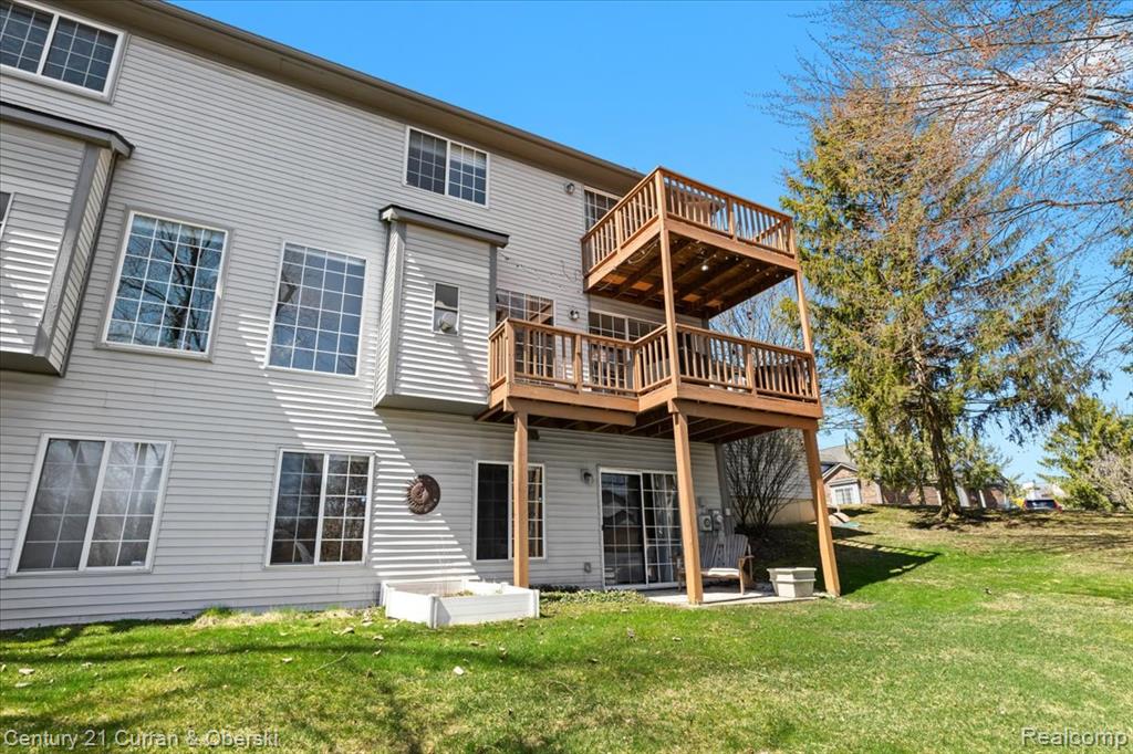 619 Winwood Circle, Walled Lake, MI 48390 — Photo 33