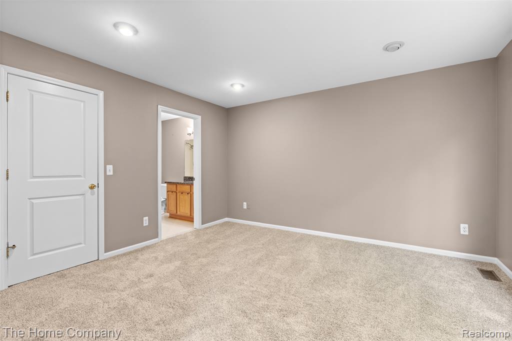 45880 Grant Court, Macomb, MI 48044 — Photo 17
