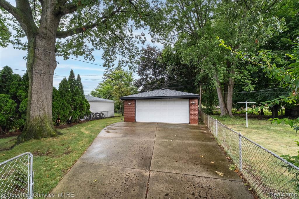 5661 Hubbell Street, Dearborn Heights, MI 48127 — Photo 28