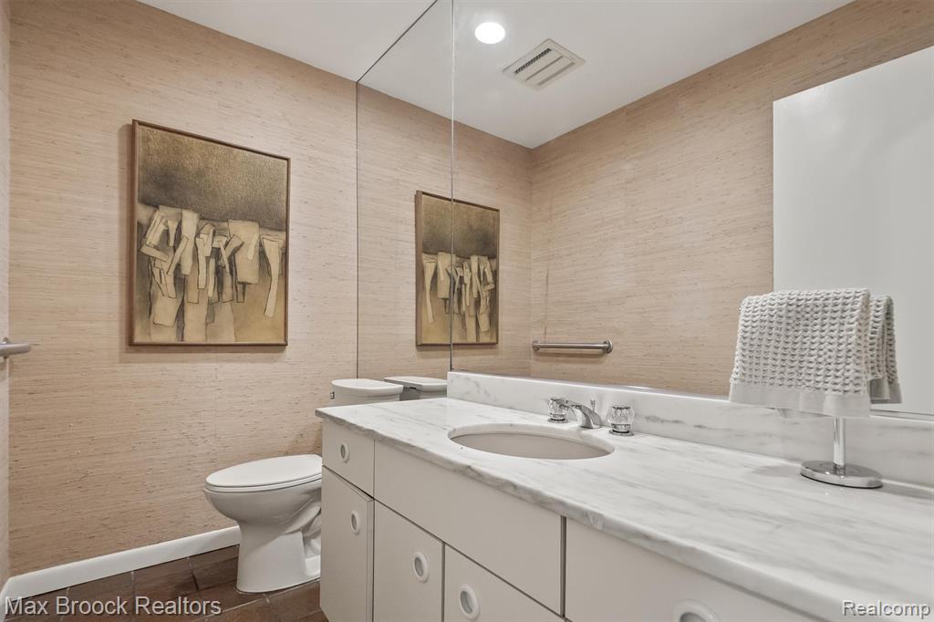 5137 Woodlands Drive, 24, Bloomfield Hills, MI 48302 — Photo 13