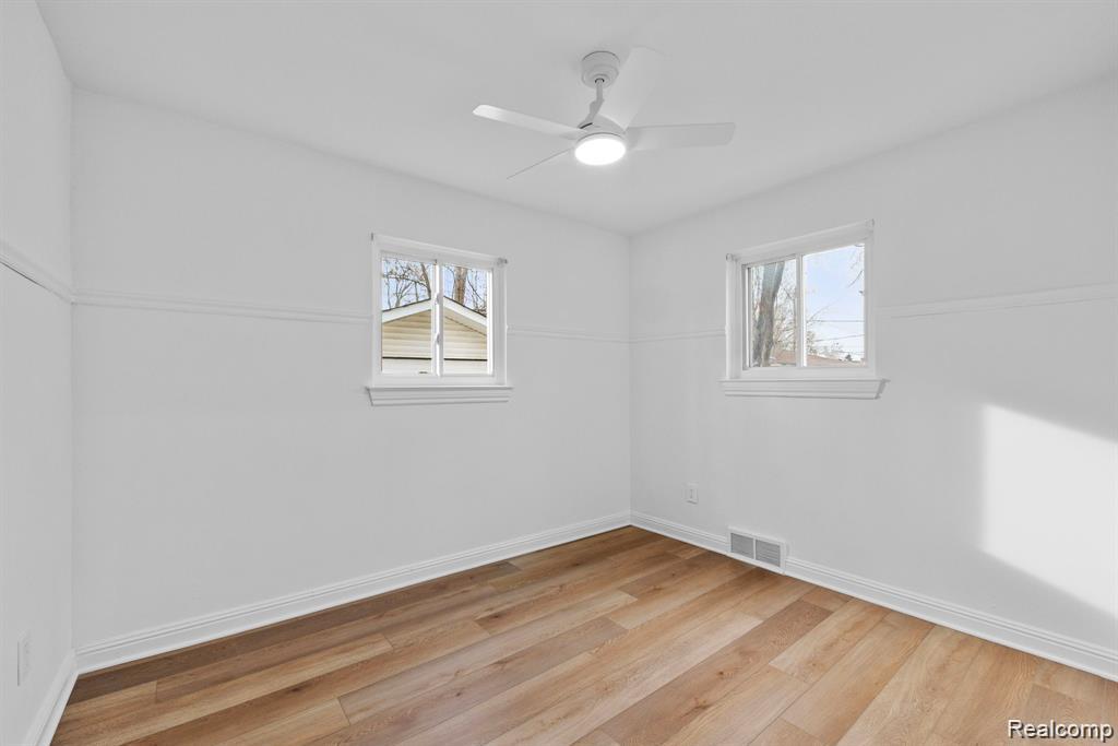 28419 Park Court, Madison Heights, MI 48071 — Photo 12