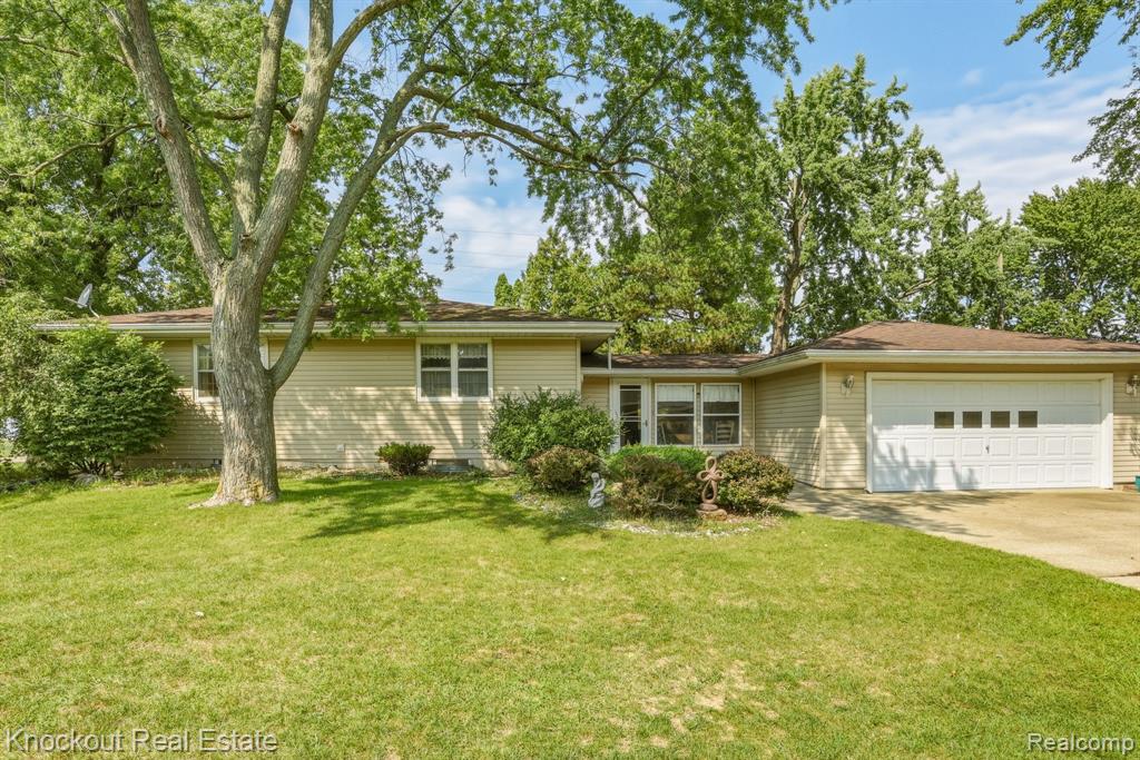 1755 S Reese Road, Reese, MI 48757