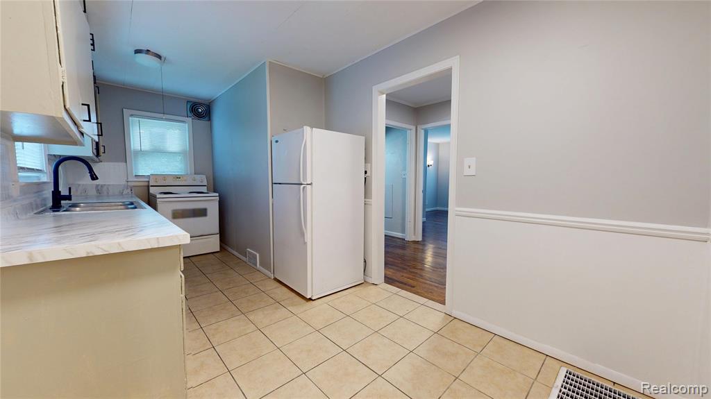 715 Kenilworth Avenue, Pontiac, MI 48340 — Photo 4