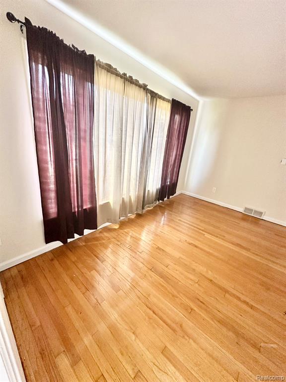 590 W HILDALE Avenue, Highland Park, MI 48203 — Photo 5