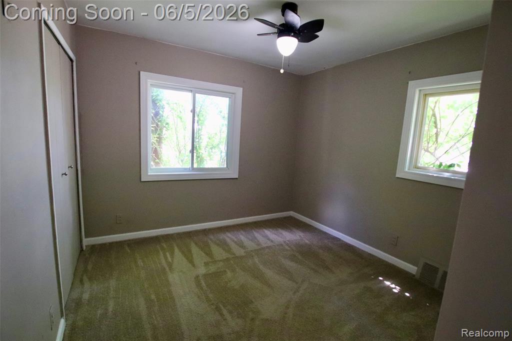 7044 Desmond Road, Waterford, MI 48329 — Photo 21
