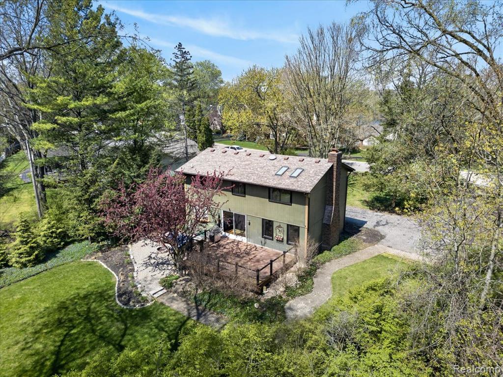 7025 Cedarbank Drive, West Bloomfield, MI 48324 — Photo 32