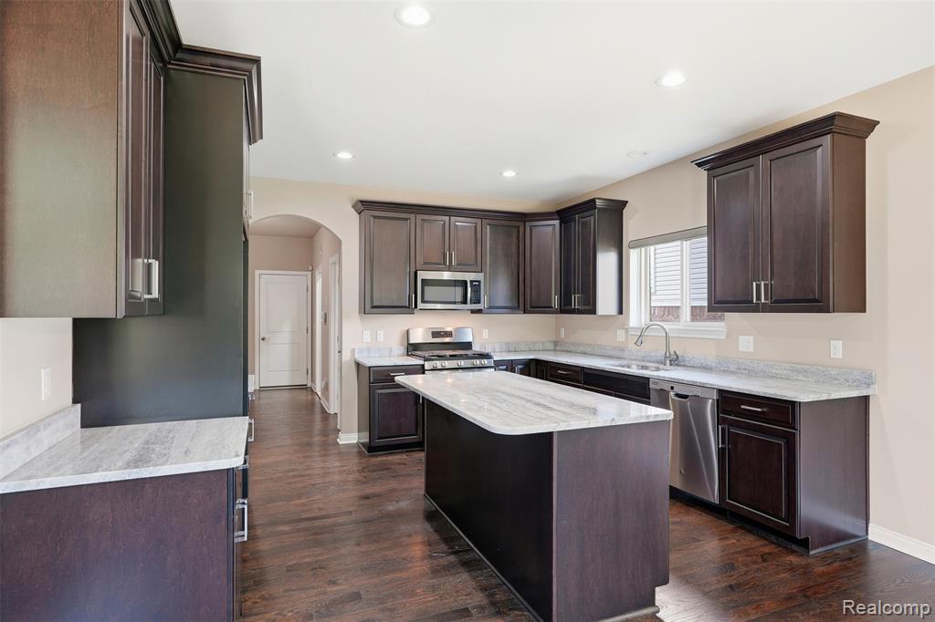 7419 Park Terrace Lane, Shelby Twp, MI 48317 — Photo 9