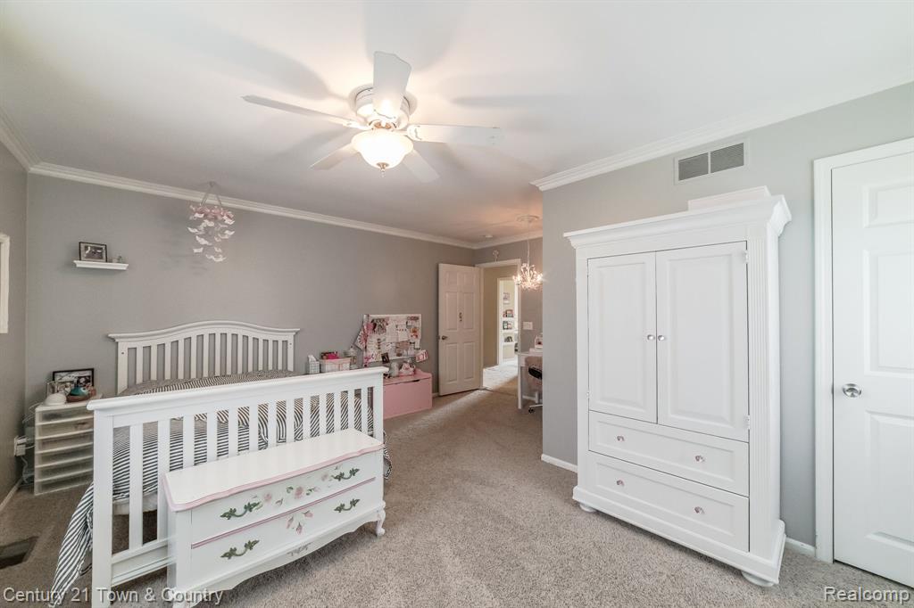 914 SHREWSBURY Drive, Clarkston, MI 48348 — Photo 32