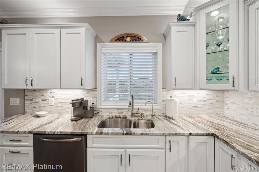 4719 CHESTNUT SPRINGS Drive, Howell, MI 48843 — Photo 13