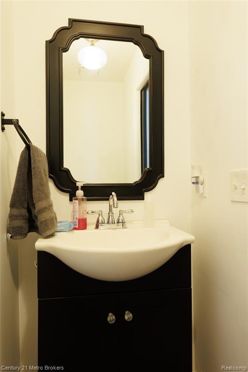 8493 Pepper Ridge Drive E, Grand Blanc, MI 48439 — Photo 14