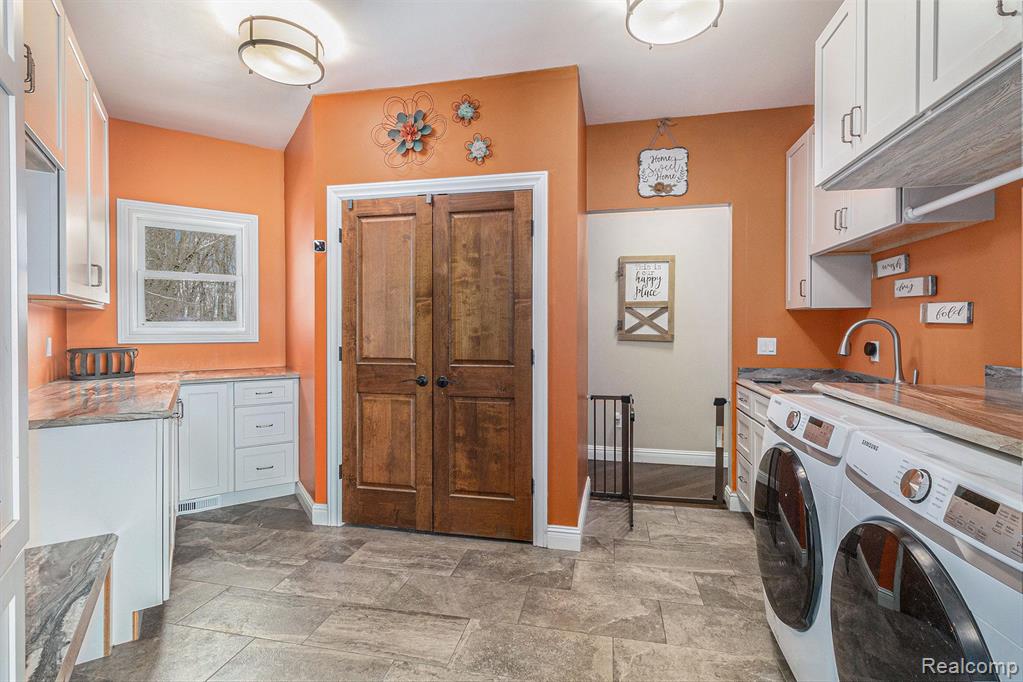 7196 MANOR Lane, Fowlerville, MI 48836 — Photo 25
