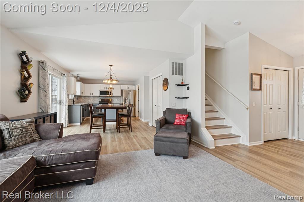 7573 Carlton Drive, Ypsilanti, MI 48197 — Photo 8